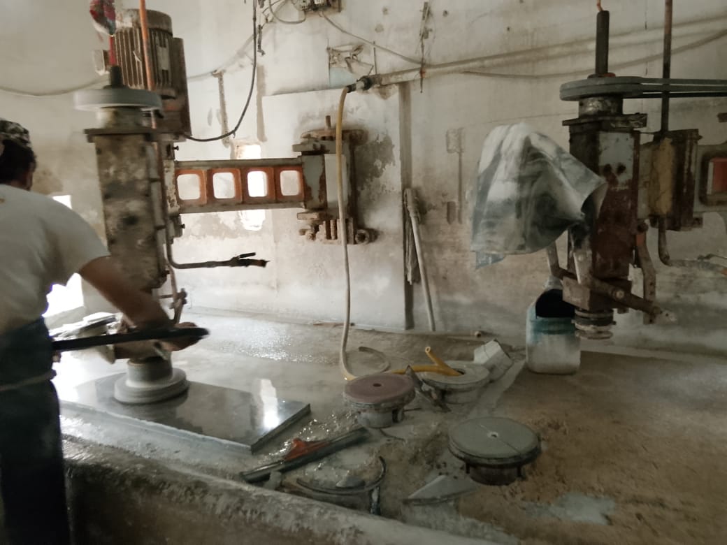In-house Polishing Workshop